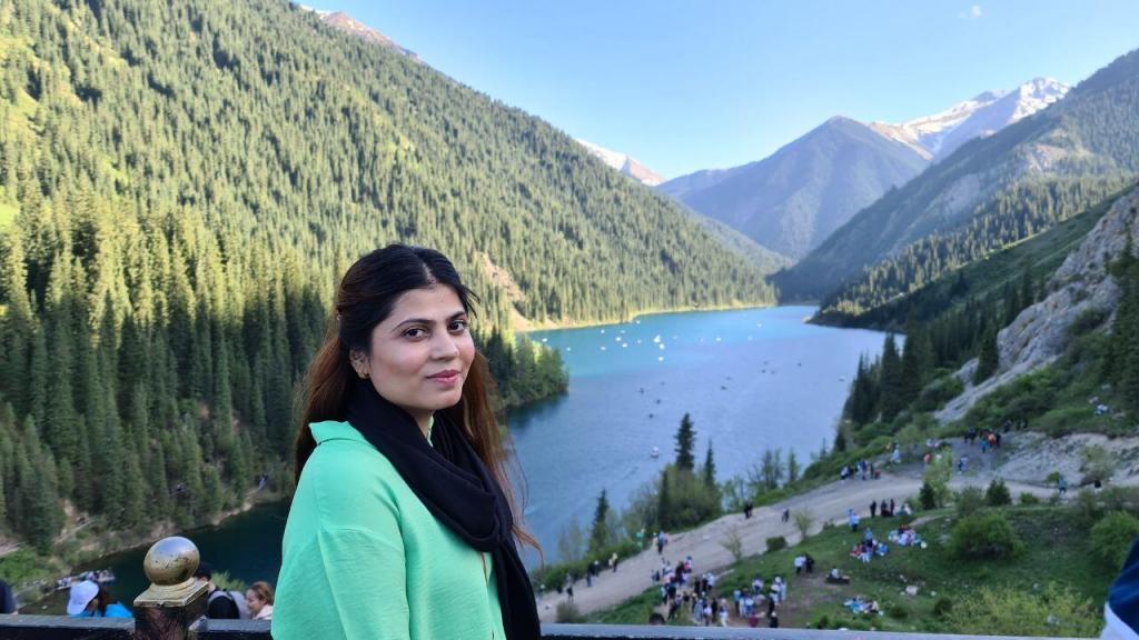 After five years of work experience as an engineer, Mariam Shakeel decided to pursue her master’s at NU SMG. The experience was so great that she decided to pursue her PhD at the same university.