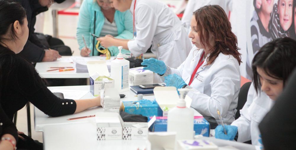 On November 14, in honor or World Diabetes Day, NU School of Medicine (NUSOM) held an outreach event at a major metropolitan shopping center to educate the public about one of the most common diseases in the world – diabetes. The campaign aimed to familiarize the Kazakhstani population about the symptoms, treatment and problems related to the disease, to overcome public indifference, to encourage early screening, and to spread a culture of blood sugar control.