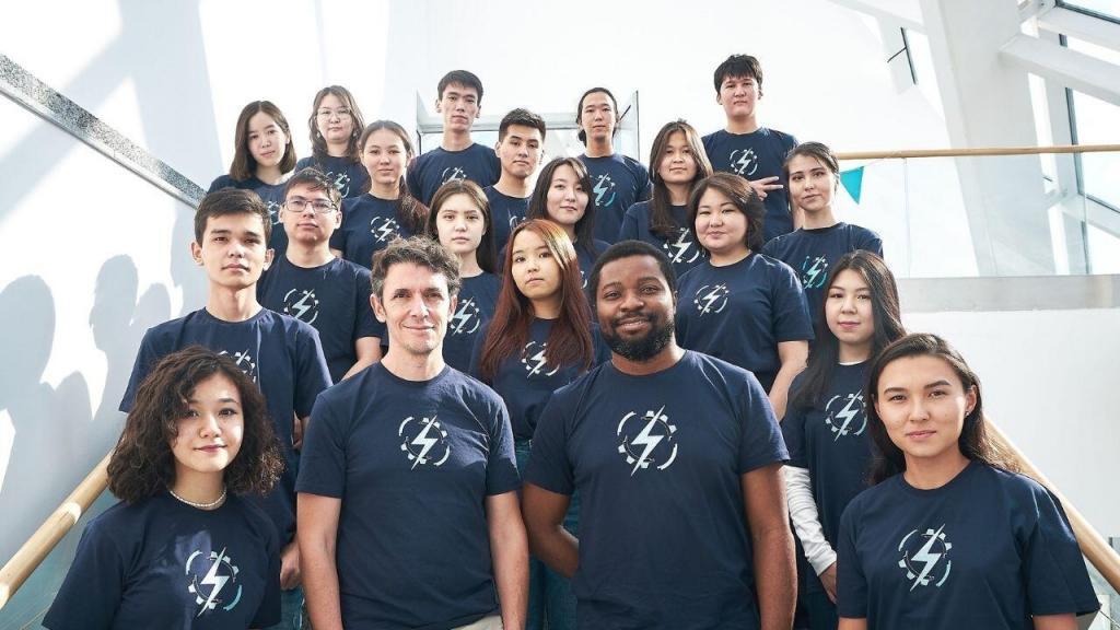 История университета 25 nu team is a winner of the gold medal in the worldwide igem competition 1024x576 1 В 2006 году Первый Президент Республики Казахстан объявил о создании Назарбаев Университета, основанный в 2010 году, НУ является флагманом высшего образования страны для сотрудничества ученых и исследователей. Мы – первый в стране автономный исследовательский университет мирового уровня в соответствии с Законом Республики Казахстан от 19 января 2011 года «О статусе «Назарбаев Университет», «Назарбаев Интеллектуальные школы» и «Назарбаев Фонд». </p>
