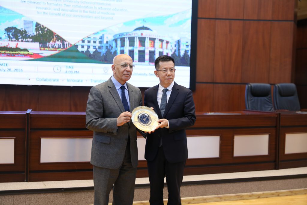 0b6a9244 2 Nazarbayev University (NU) мен Қытайдағы жетекші ғылыми-зерттеу бағытындағы медициналық оқу орындарының бірі – Zhejiang University медицина мектебі (ZJU-ISM) медициналық білім беру, ғылыми зерттеулер және академиялық алмасу салаларындағы ынтымақтастықты нығайту мақсатында ынтымақтастық туралы меморандумға қол қойды.