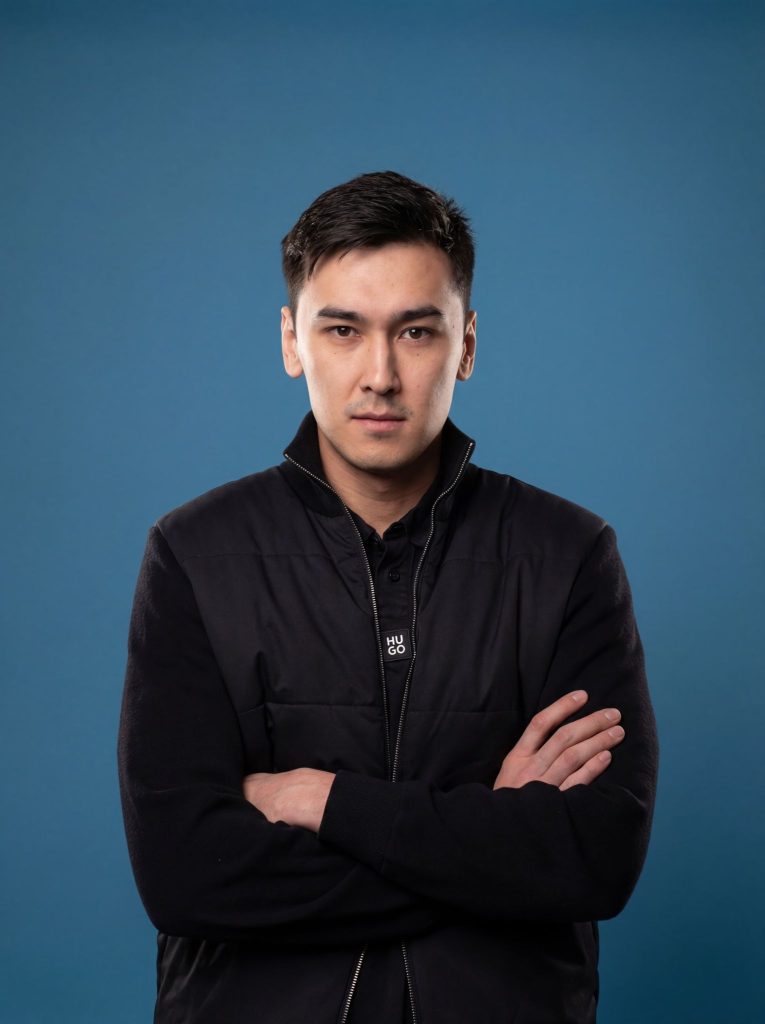 image 15 Около 98% выпускников Nazarbayev University остаются работать в различных отраслях экономики Казахстана. Среди них — врачи, педагоги, инженеры, финансисты, политологи и представители многих других профессий. При этом университет готовит не только высококвалифицированных специалистов, но и новое поколение предпринимателей, которые создают рабочие места и вносят непосредственный вклад в развитие экономики страны.