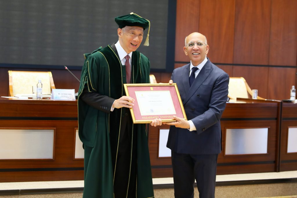 Singapore Senior Minister Delivers a Major Speech at Nazarbayev University 1 img 5053 On 27 August, Senior Minister of Singapore Lee Hsien Loong visited Nazarbayev University as part of his first official visit to Kazakhstan. Speaking to students and faculty, he discussed Singapore’s economic development and the prospects for partnership with Kazakhstan.
