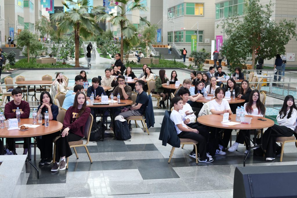 Sustainability Week 2026 студенттер мен Астана жастарын біріктірді 8 img 2893 NU-да экологиялық сауаттылықты арттыруға, жауапты тұтынуға және тұрақты дамуға арналған Sustainability Week 2026 апталығы өтті. Апталық аясында NU студенттері мен қызметкерлері Астана жастарының қатысуымен заттарды қайта пайдаланудан бастап, қаладағы ағынды суларды тазарту үдерісімен танысуға дейінгі практикалық бастамаларға қатысты.