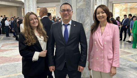 Алматыға жұмыс сапары барысында Президент Тоқаев "Ғылым ордасы" Ұлттық Ғылым академиясының жаңартылған ғимаратын аралап, ғылыми қоғамдастықпен үлкен кездесу өткізді. Ол ғылым мен білімнің елдің өркендеуі үшін маңыздылығын атап өтті және осы салалардағы өсіп келе жатқан инвестициялар мен өсуді атап өтті.